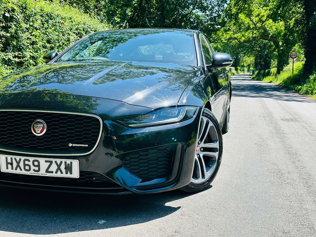 Jaguar XE 2.0 L R-dynamic Se D HX69ZXW Black #4