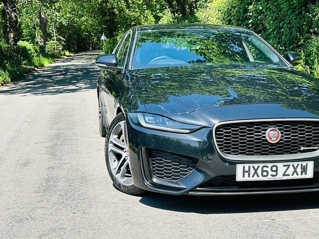 Jaguar XE 2.0 L R-dynamic Se D HX69ZXW Black #2