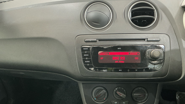 Seat Ibiza 1.4 Sport White #8