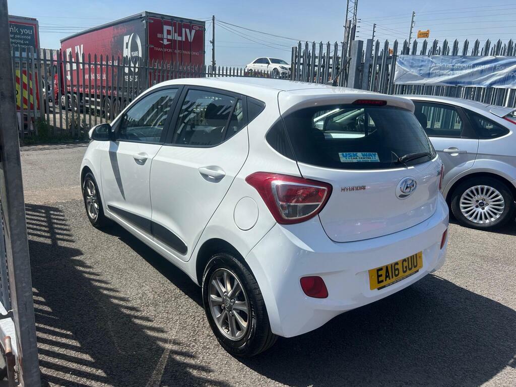 Hyundai I10 1.2 Premium Euro 5 EA16GUU White #3