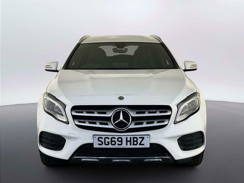 Mercedes-Benz GLA Class 1.6 Gla200 Amg Line Edition Suv SG69HBZ White #3