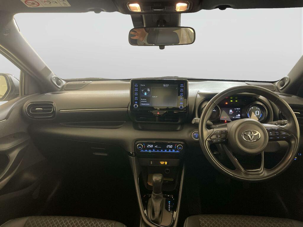 Toyota Yaris 1.5 Vvt-h Dynamic Hatchback Hybrid E-cv SL71XWX Grey #2