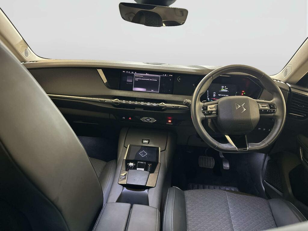 DS DS 4 1.6 E-tense 12.4Kwh Trocadero Hatchback LC72VBK Black #2