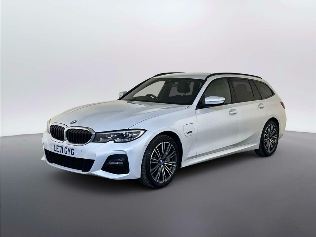 BMW 3 Series 2.0 330E 12Kwh M Sport Touring Plug-in LE71GYG White #4