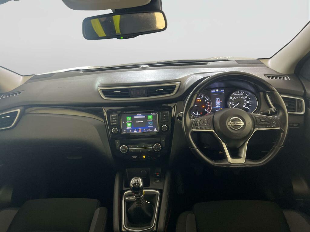 Nissan Qashqai 1.3 Dig-t N-connecta Suv Euro 6 KE69AFY White #2