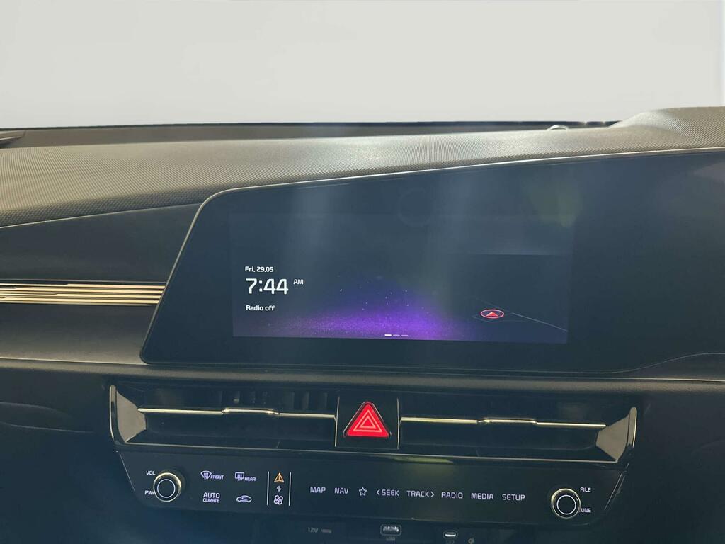 Kia e-Niro 64.8Kwh 3 Suv 201 Bhp AP72MYC Orange #3