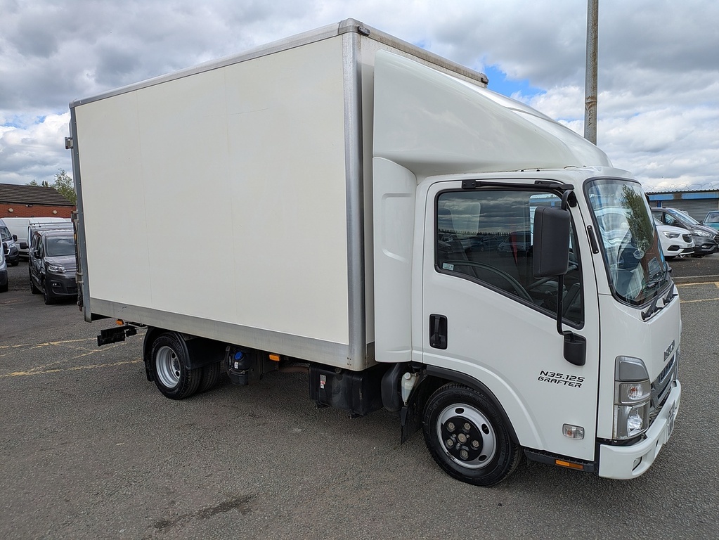 Isuzu D N35 PE23UWM White