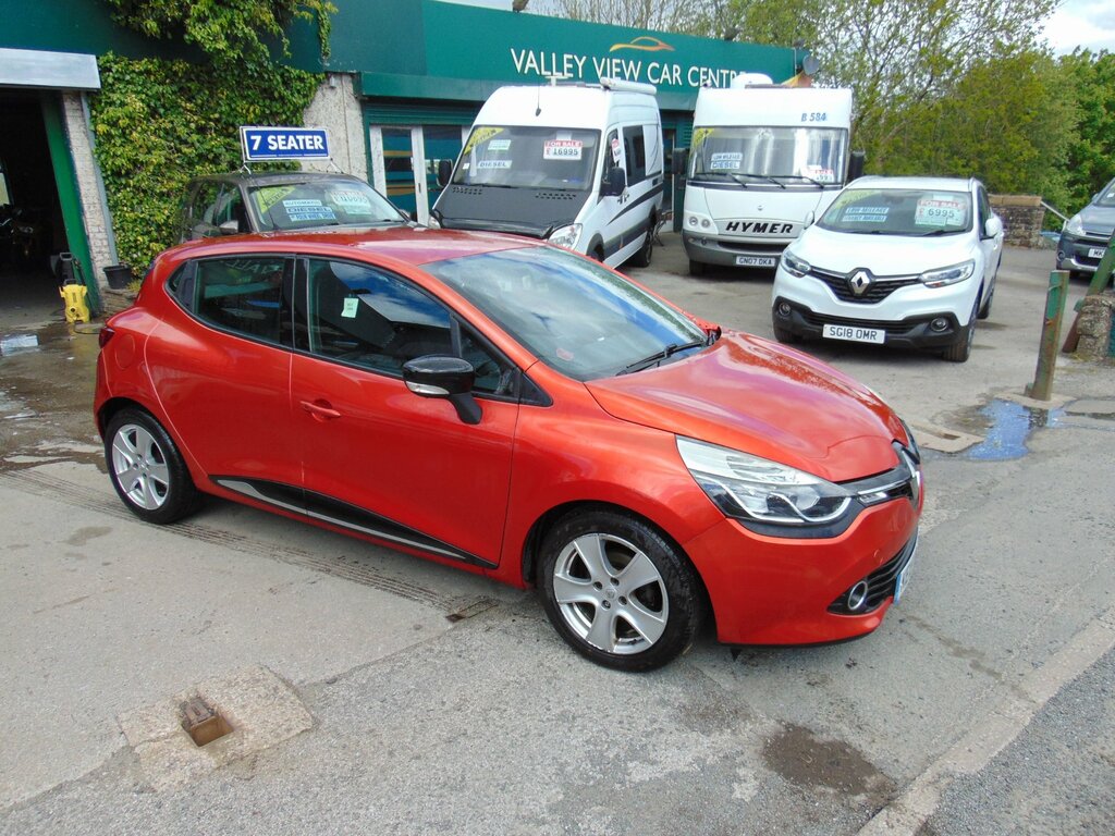 Renault Clio 1.2 16V Dynamique Medianav Hatchback Ma Red