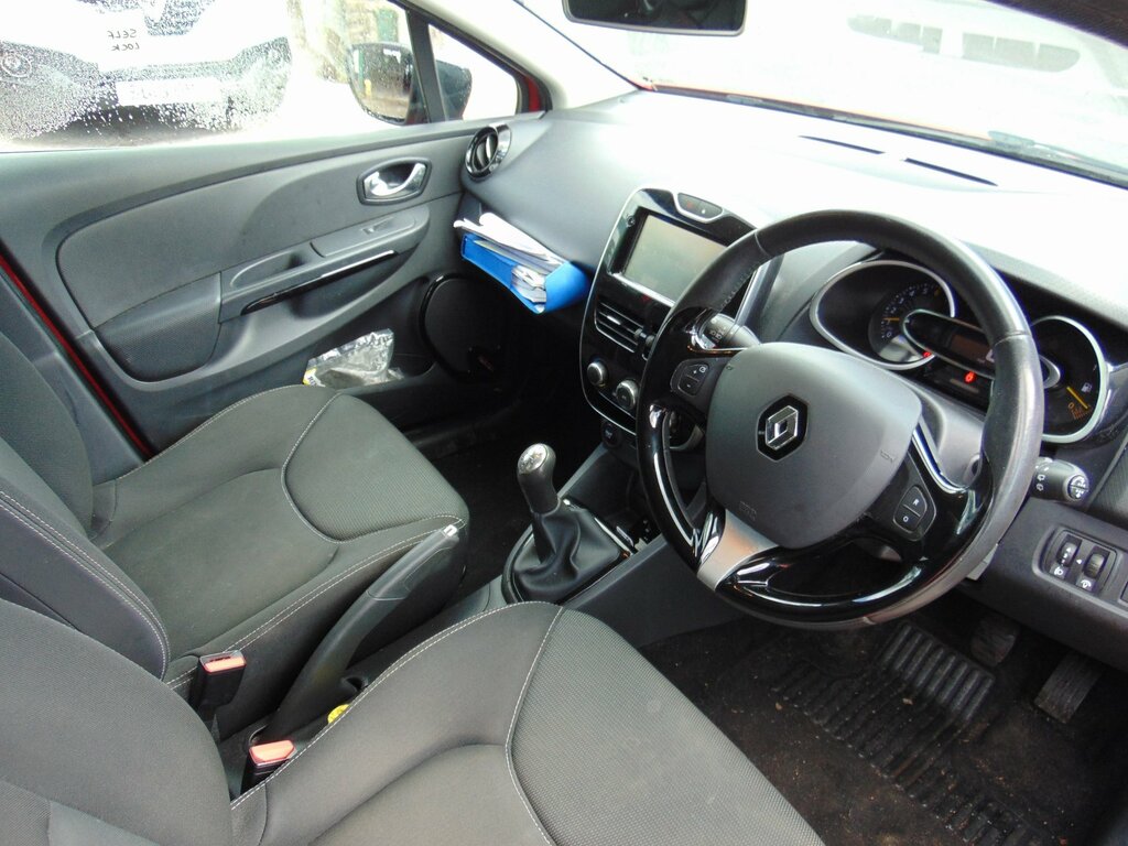 Renault Clio 1.2 16V Dynamique Medianav Hatchback Ma KE15VLC Red #4
