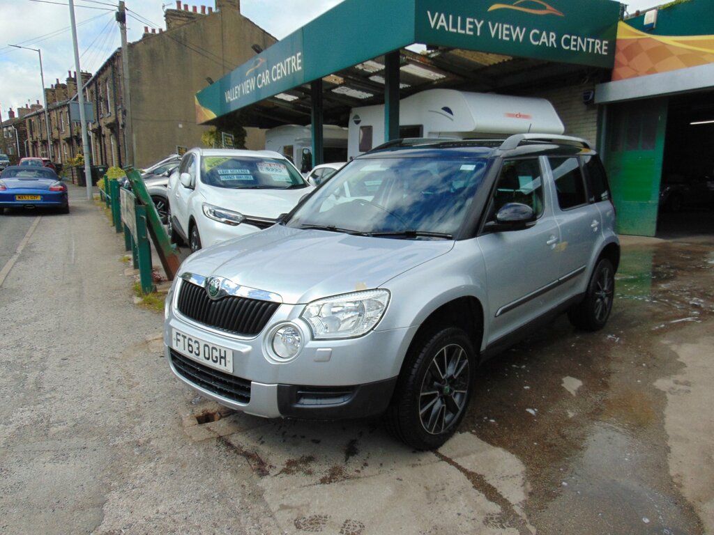Skoda Yeti 2.0 Tdi Adventure Suv 4Wd Euro 5 FT63OGH Silver #2