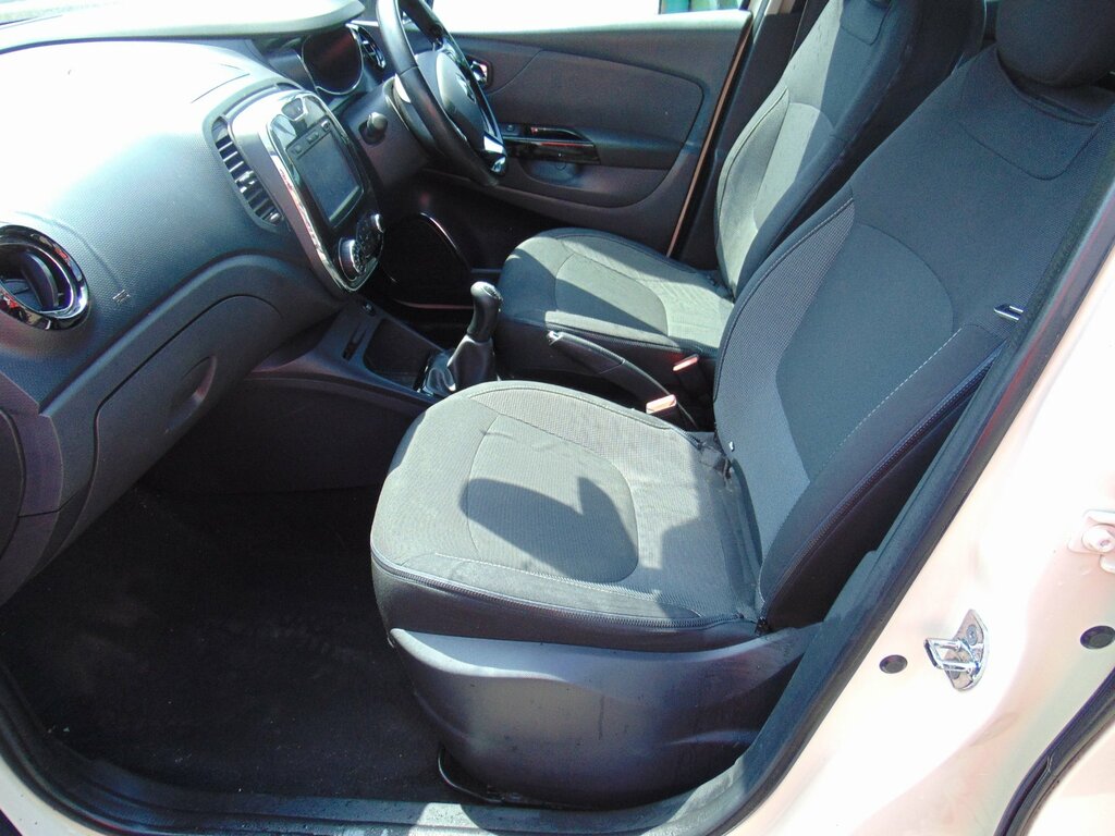 Renault Captur 1.5 Dci Energy Dynamique Nav Suv MJ16JYN White #4