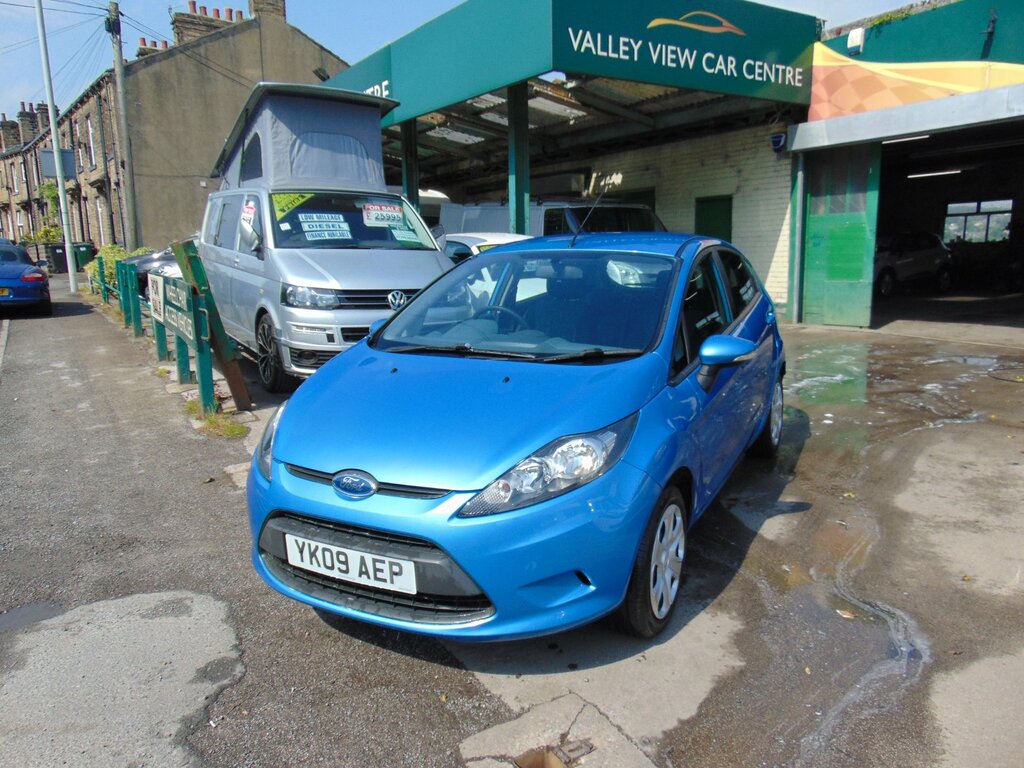 Ford Fiesta 1.25 Style Hatchback 133 Gkm Blue #2