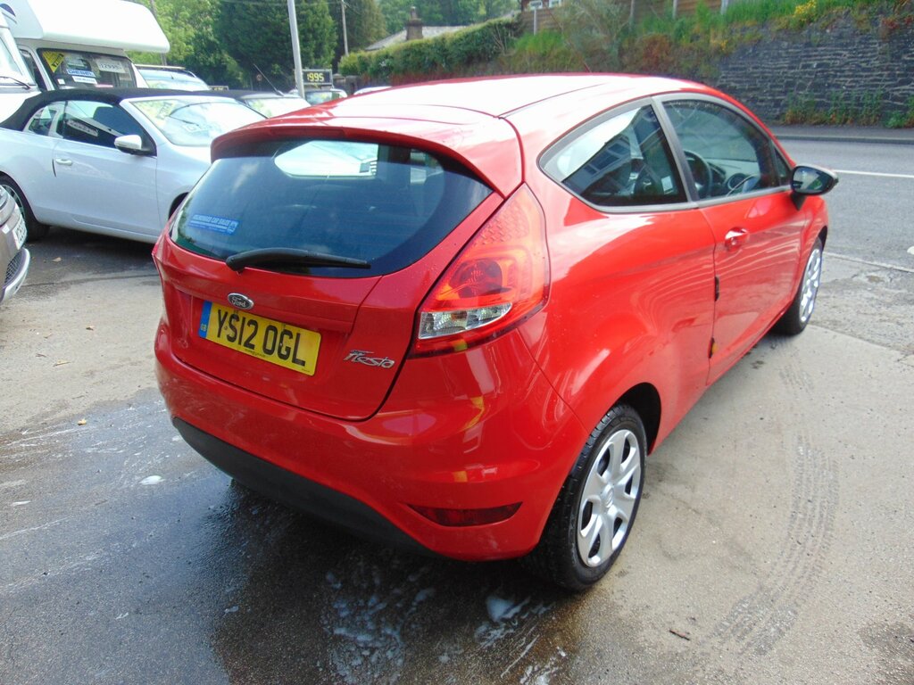 Ford Fiesta 1.25 Style Hatchback 124 Gkm, YS12OGL Red #4