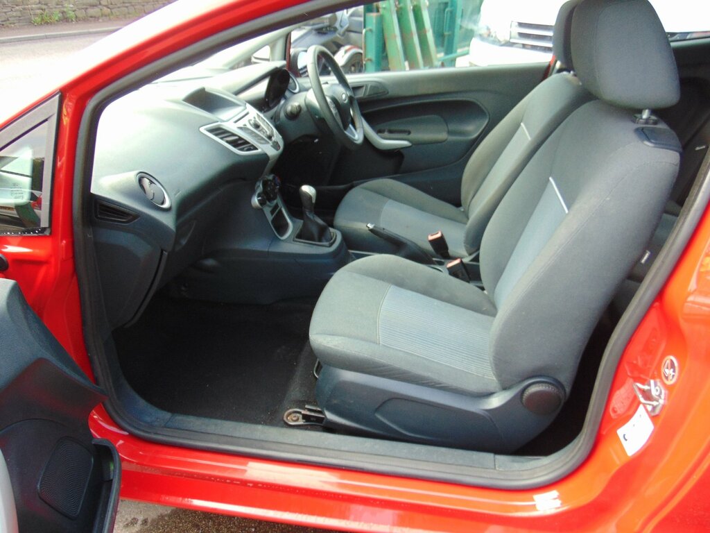 Ford Fiesta 1.25 Style Hatchback 124 Gkm, YS12OGL Red #5