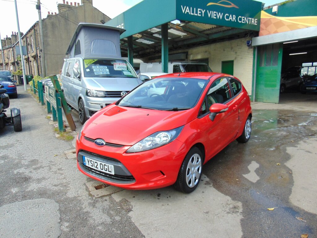 Ford Fiesta 1.25 Style Hatchback 124 Gkm, YS12OGL Red #2