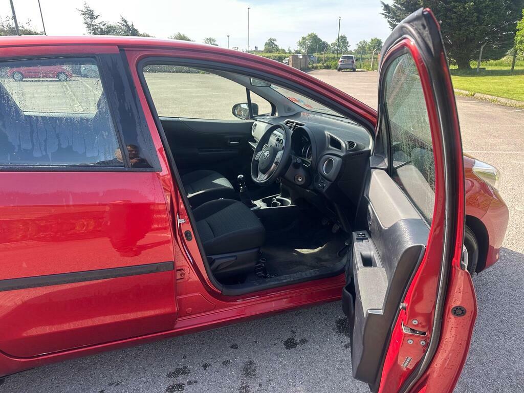 Toyota Yaris 1.33 Dual Vvt-i Tr Euro 5 Red #2