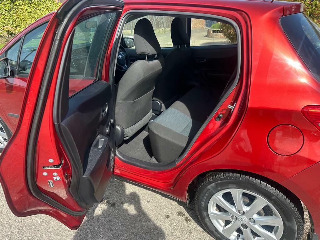 Toyota Yaris 1.33 Dual Vvt-i Tr Euro 5 Red #4