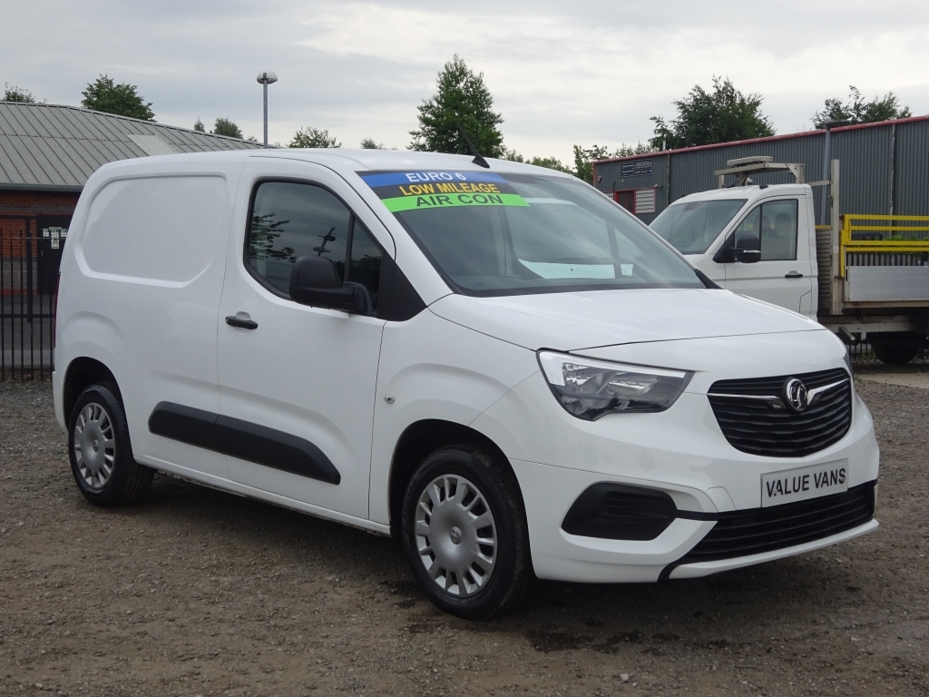 Vauxhall Combo Cargo Sportive L1 DL21WDR White #4