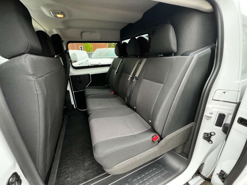 Vauxhall Vivaro Combi Van 75Kwh Prime XL Crew Van 6Dr 7.4Kw VK25OOJ White #5