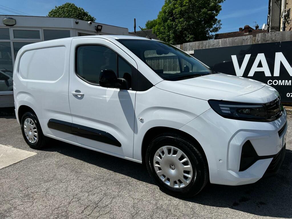 Vauxhall Combo-e Life 2300 100Kw Dynamic 50Kwh H1 Van White #14