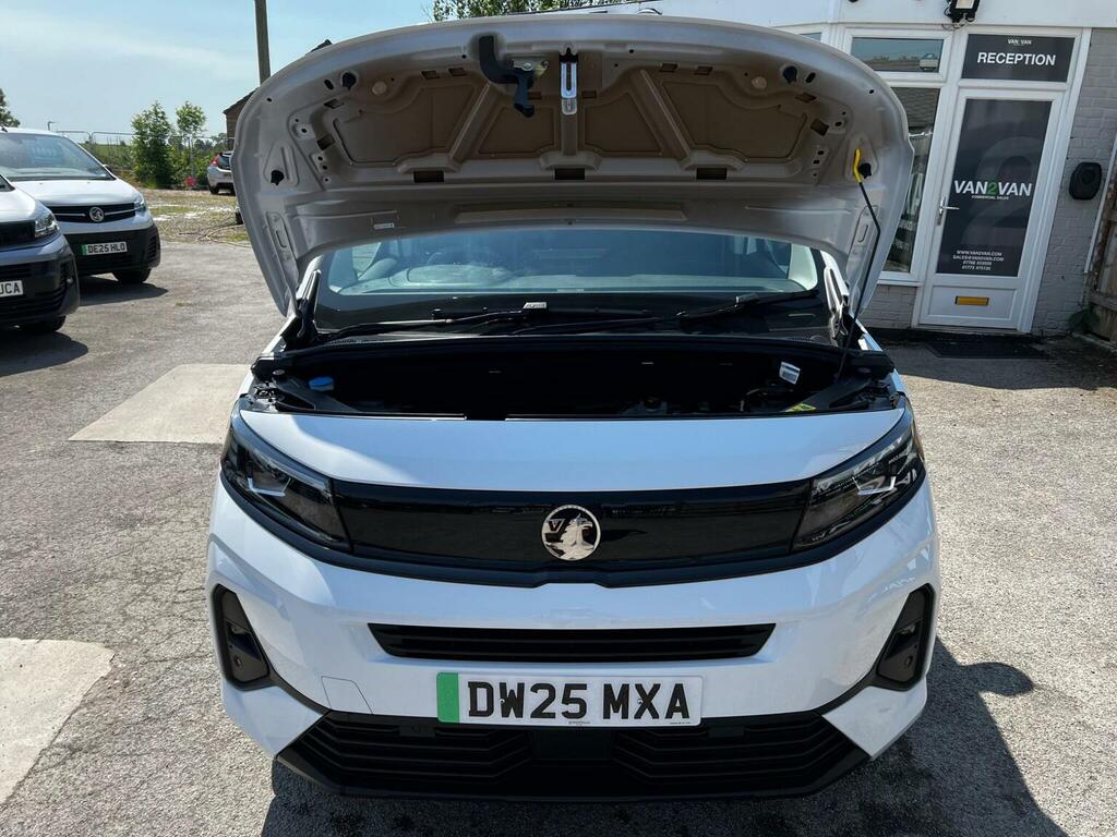 Vauxhall Combo-e Life 2300 100Kw Dynamic 50Kwh H1 Van White #15