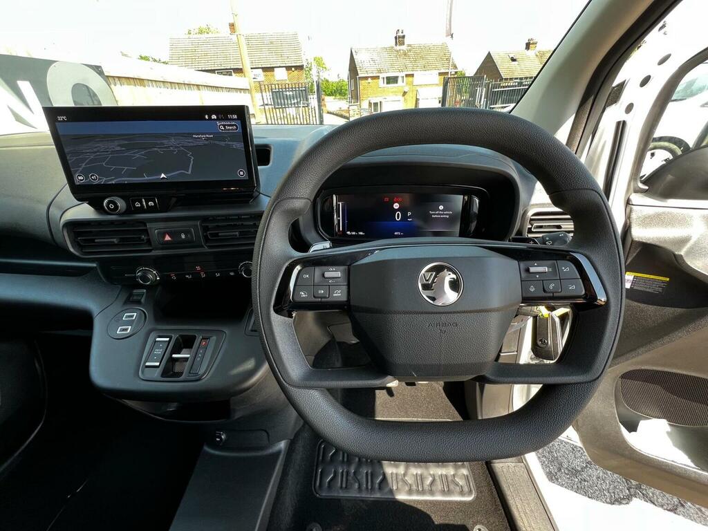 Vauxhall Combo-e Life 2300 100Kw Dynamic 50Kwh H1 Van White #27