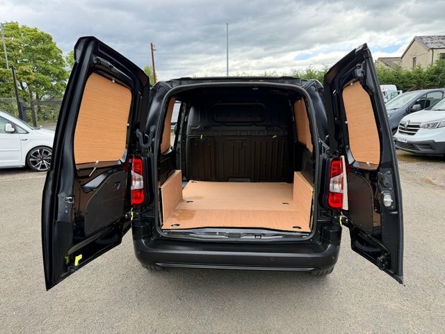 Citroen Berlingo Bluehdi 1000 Enterprise M Black #5