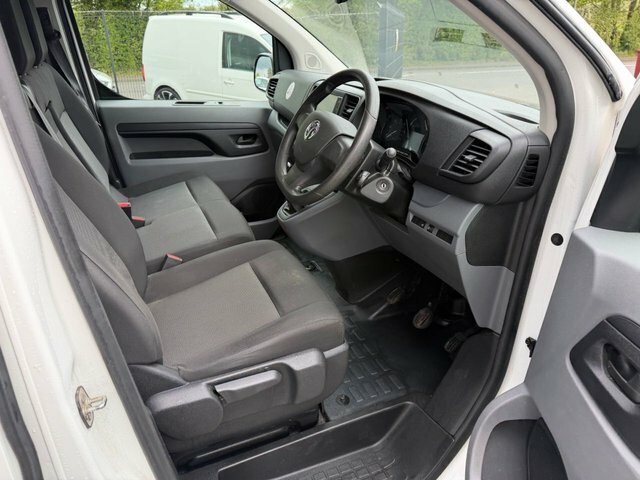 Vauxhall Vivaro Turbo D 2900 Sportive YR22FNN White #3