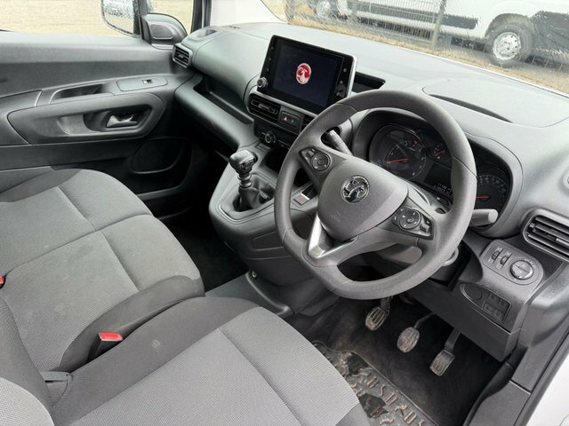 Vauxhall Combo Turbo D 2300 Sportive White #3