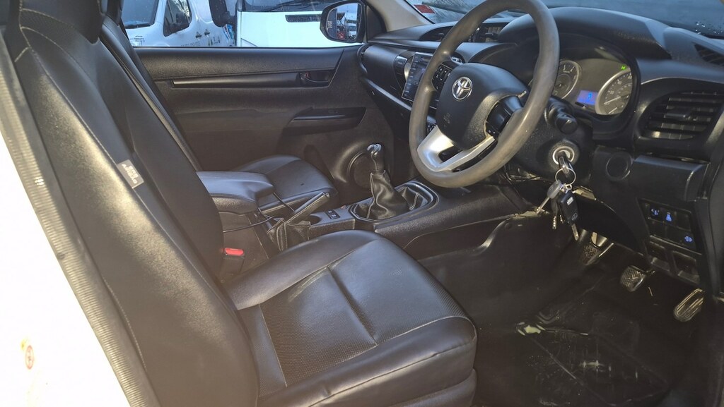 Toyota HILUX Active Pick Up 2.4 D-4d FH69ODU White #6