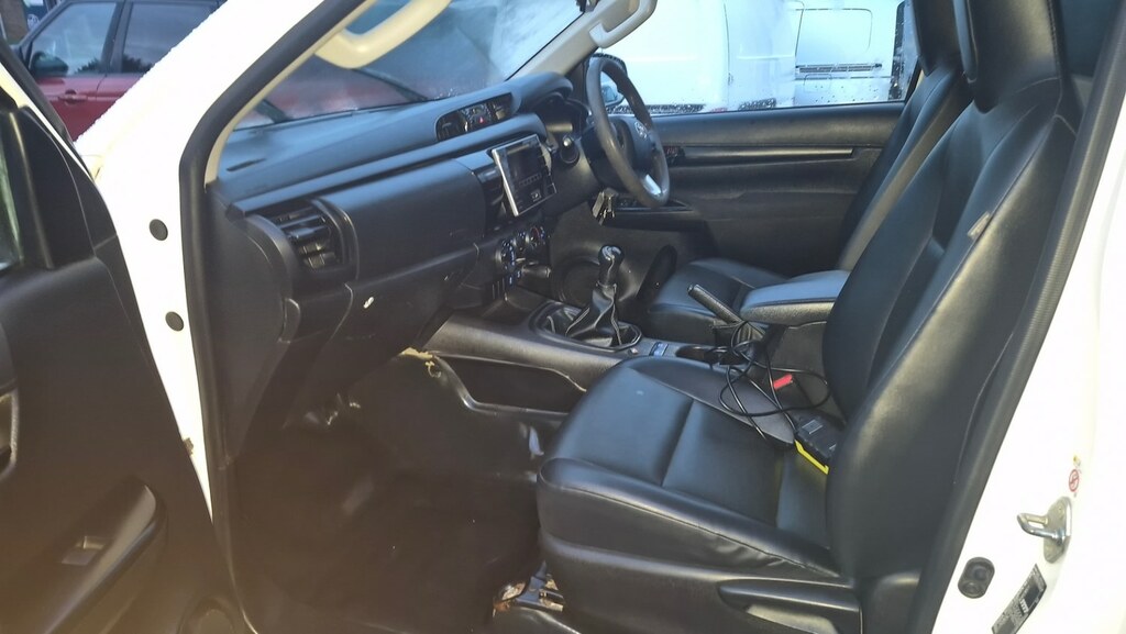 Toyota HILUX Active Pick Up 2.4 D-4d FH69ODU White #5