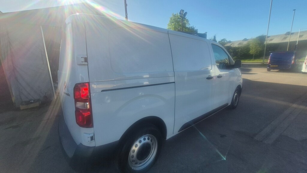 Citroen Dispatch 1400 2.0 Bluehdi 145 Van Enterprise Edition YE23MMV White #2