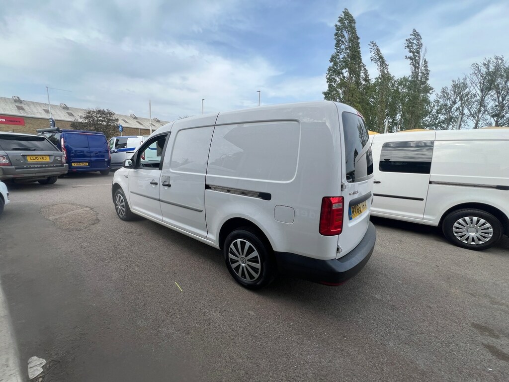 Volkswagen Caddy Maxi 2.0 Tdi Bluemotion Tech 102Ps Startline Van White #5