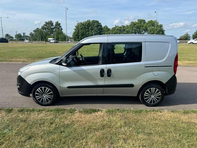 Vauxhall Combo 1.3 Cdti 2300 Ecoflex Crew Van L2 H1 DY66LGO Silver #4