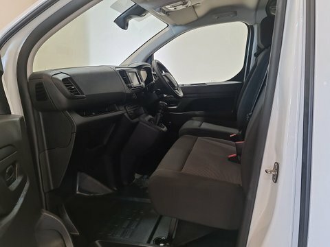 Vauxhall Vivaro 1.5 Turbo D DS23KRN #6