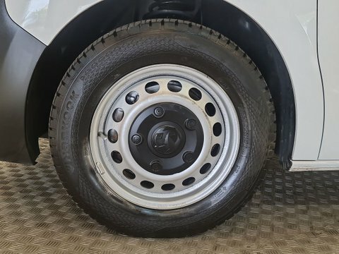 Vauxhall Vivaro 1.5 Turbo D DP23EHV #5