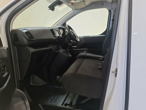 Vauxhall Vivaro 1.5 Turbo D DP23EHV #6