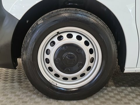 Vauxhall Vivaro 1.5 Turbo D DT73OEK #5