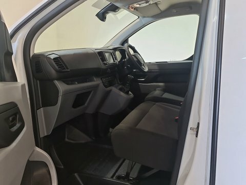 Vauxhall Vivaro 1.5 Turbo D DL22XLD  #6