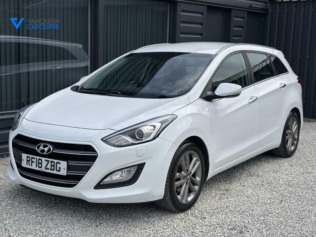 Hyundai I30 1.6 Crdi Blue Drive Premium Tourer Manu White