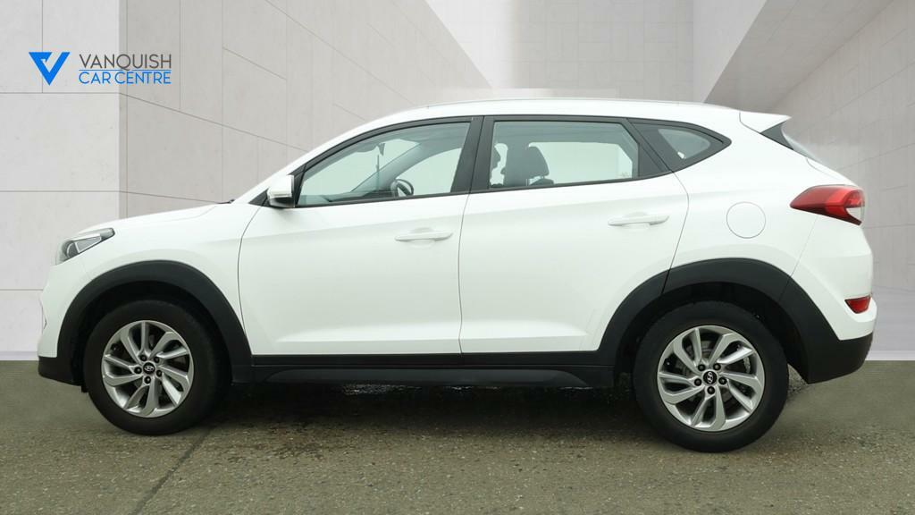 Hyundai Tucson 1.7 Crdi Blue Drive Se Nav Suv E HX67XBK White #6