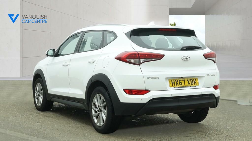 Hyundai Tucson 1.7 Crdi Blue Drive Se Nav Suv E HX67XBK White #3
