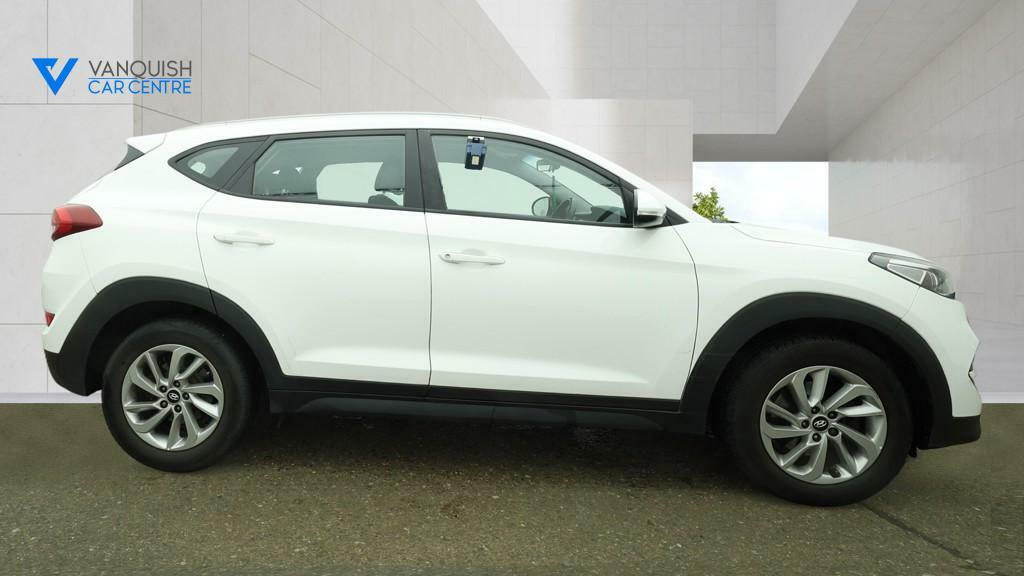 Hyundai Tucson 1.7 Crdi Blue Drive Se Nav Suv E HX67XBK White #5