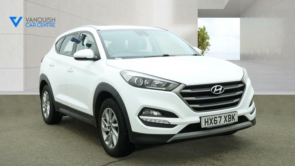 Hyundai Tucson 1.7 Crdi Blue Drive Se Nav Suv E HX67XBK White #2