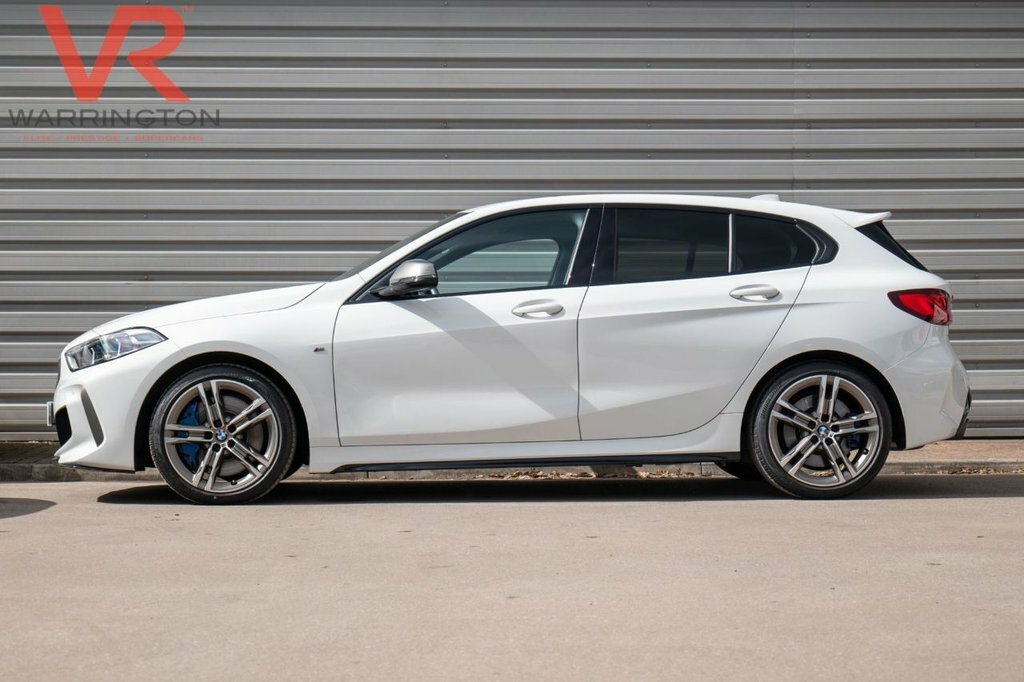 BMW 1 Series Hatchback HK22KGP White #6
