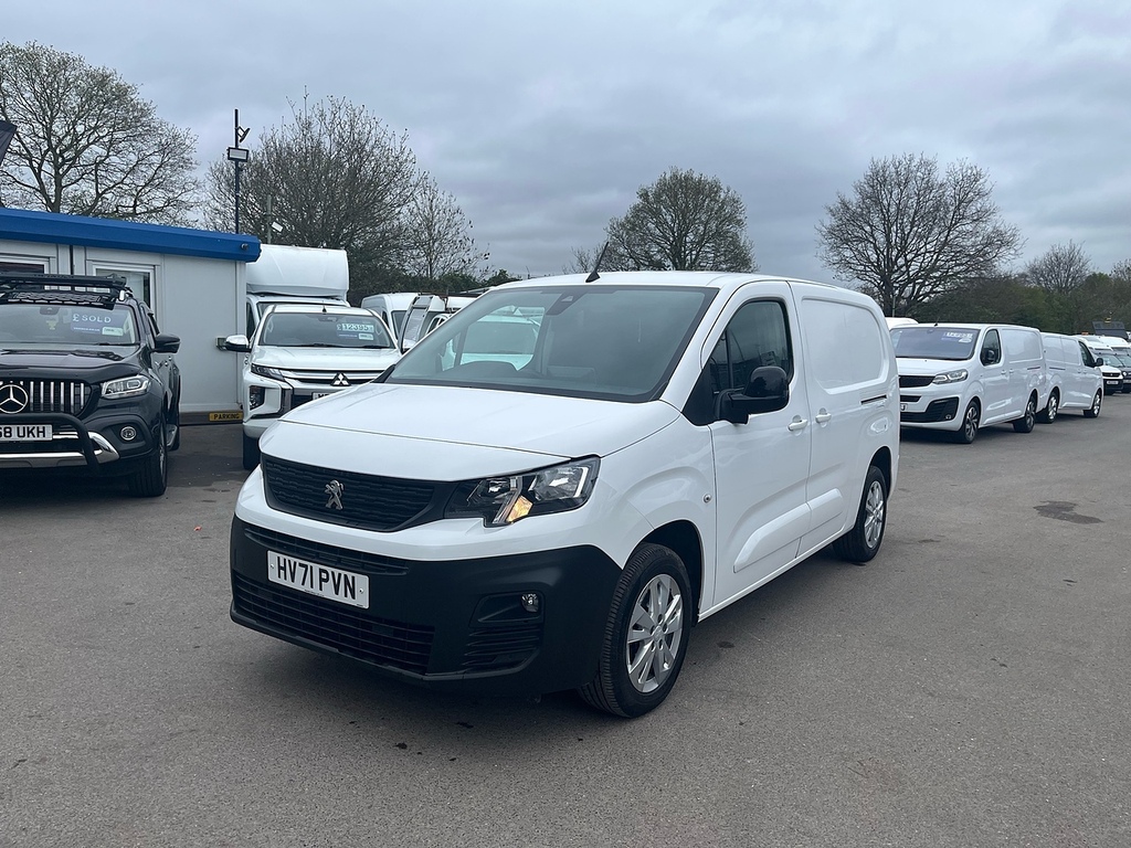 Peugeot Partner 1.5 Bluehdi 950 Asphalt Premium Long Panel Van 6Dr HV71PVN White #3