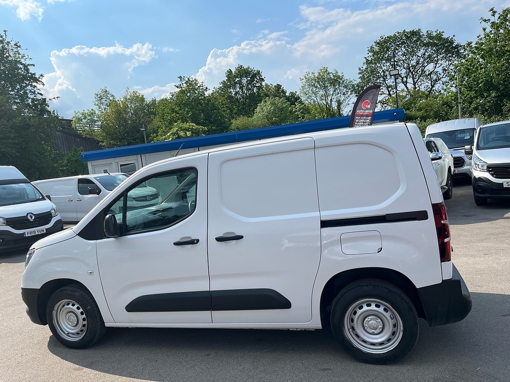 Vauxhall Combo 1.5 Turbo D 2000 Dynamic Panel Van Manu FV72CLZ White #5