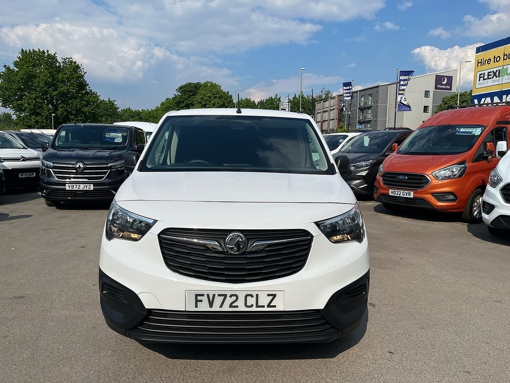 Vauxhall Combo 1.5 Turbo D 2000 Dynamic Panel Van Manu FV72CLZ White #2