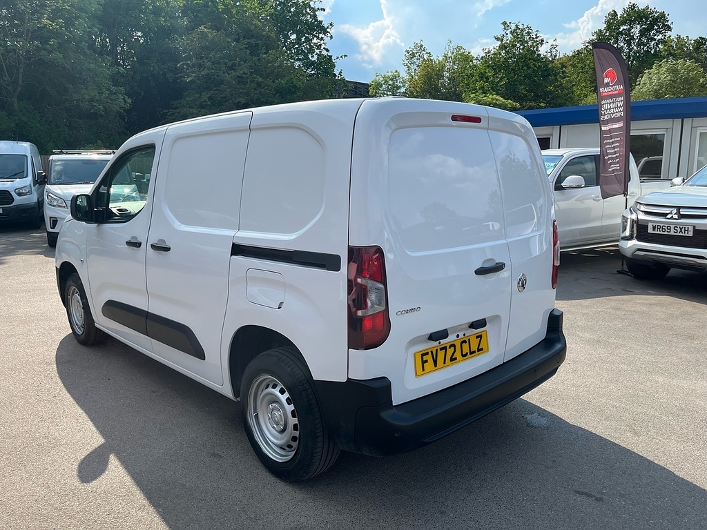 Vauxhall Combo 1.5 Turbo D 2000 Dynamic Panel Van Manu FV72CLZ White #6