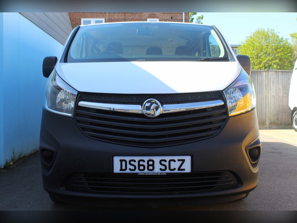 Vauxhall Vivaro 1.6 Cdti 2900 Minibus 9 Seat Air White